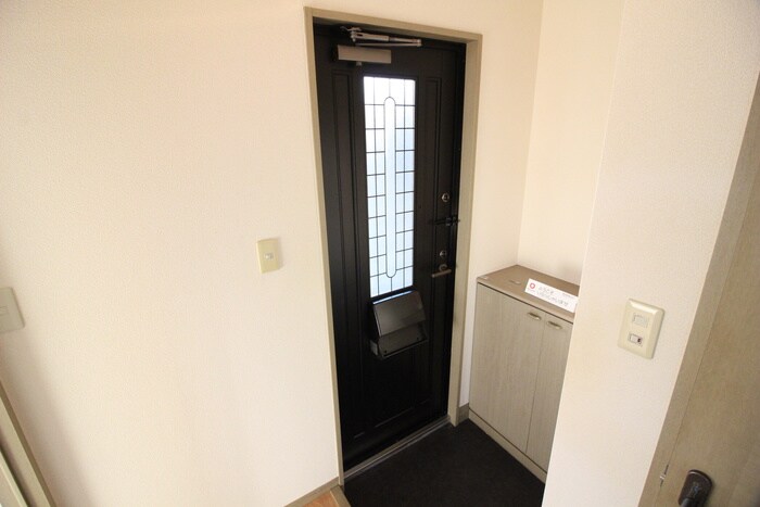 物件内観写真18　(玄関)