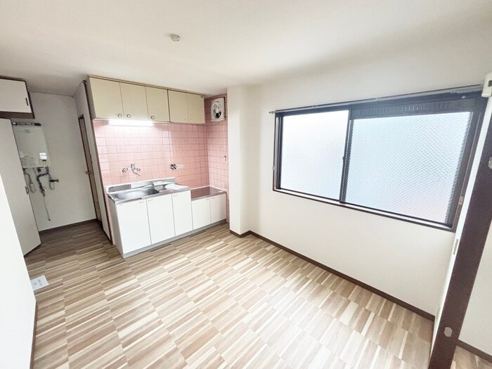 物件内観写真8　(居室)