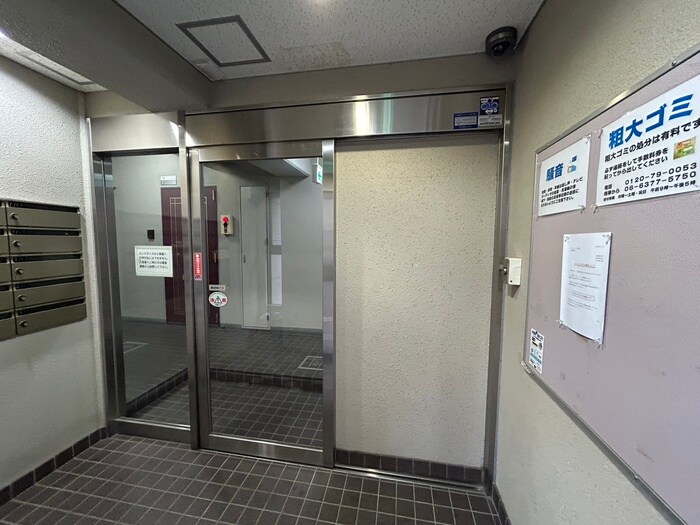 物件外観写真6　(エントランス部分)