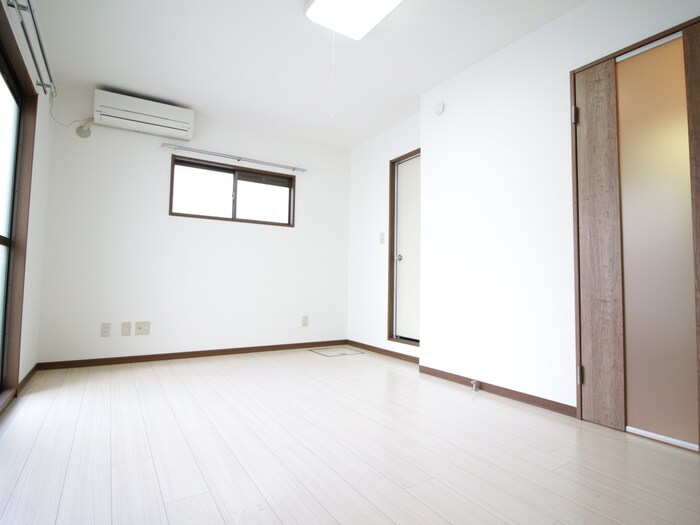 物件内観写真10　(居室)