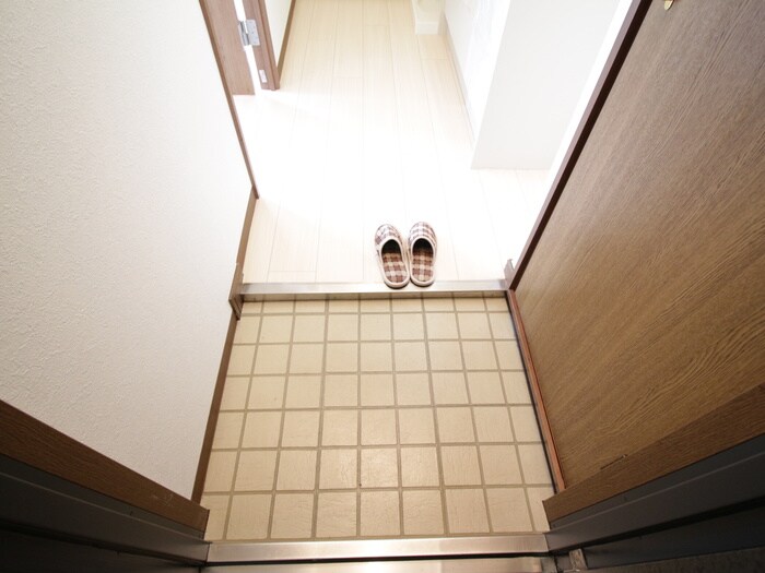 物件内観写真15　(玄関)