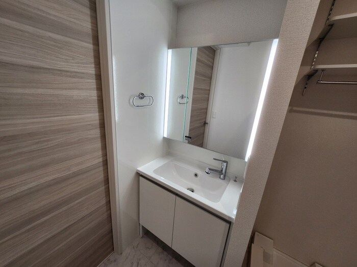 物件内観写真9　(洗面)