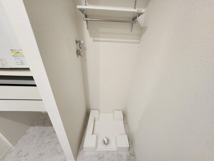 物件内観写真10　(洗濯機置場)