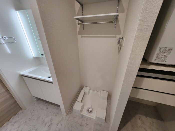 物件内観写真10　(洗濯機置場)