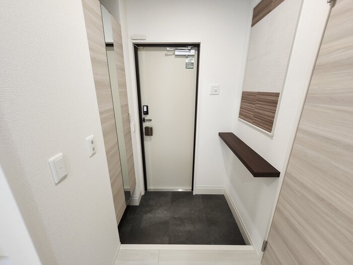物件内観写真16　(玄関)
