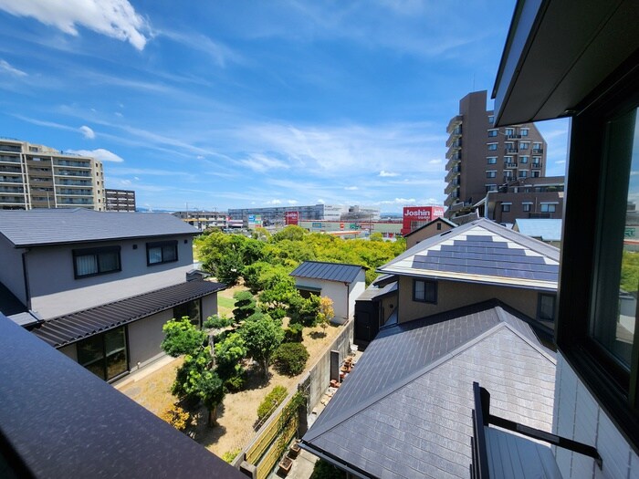 物件内観写真20　(室内からの展望)