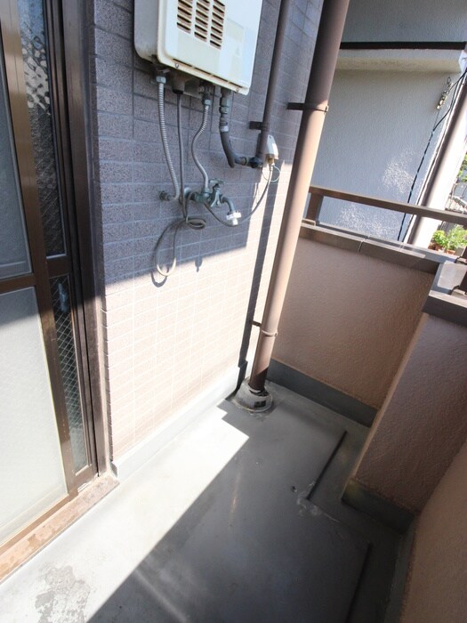 物件内観写真10　(洗濯機置場)