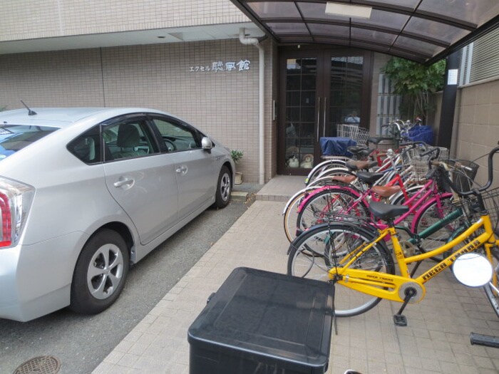 物件外観写真5　(駐車場)