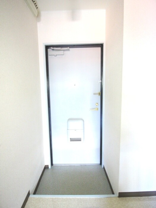 物件内観写真12　(玄関)