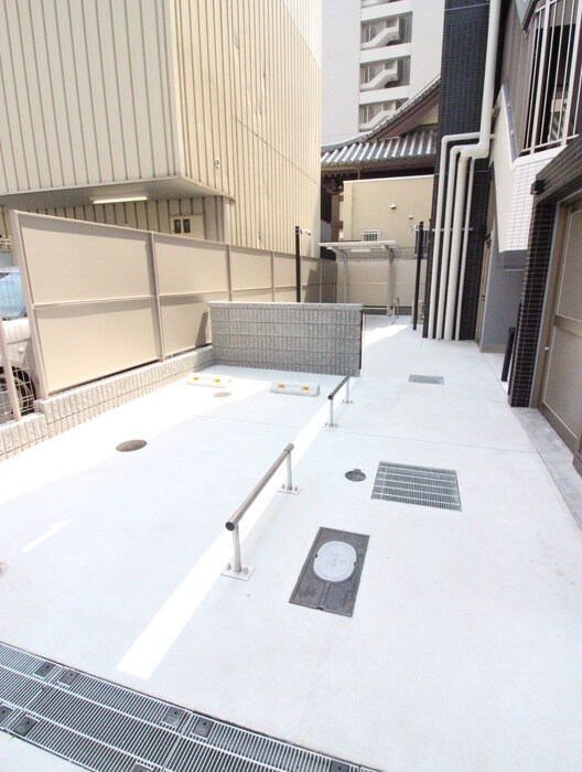 物件外観写真4　(駐車場)