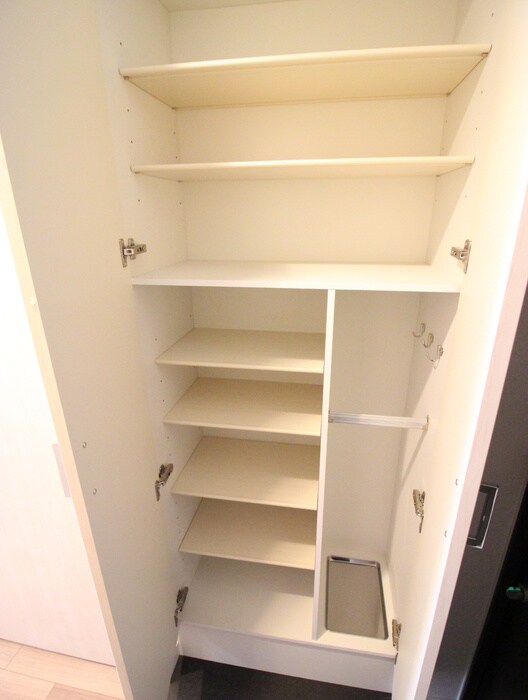 物件内観写真12　(靴箱)