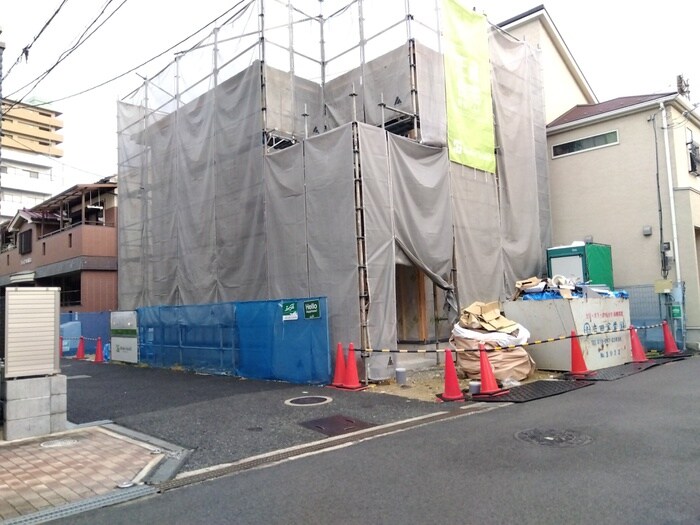 物件外観写真3　(建築中)