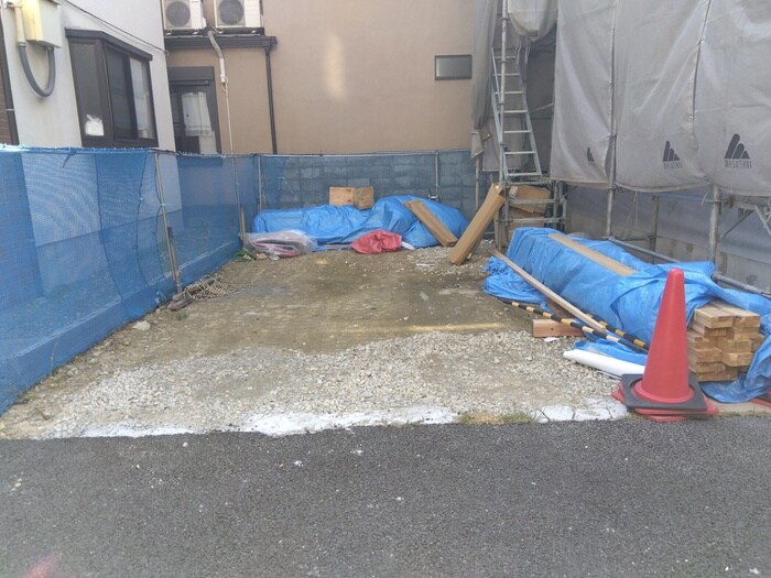 物件外観写真6　(建築中)