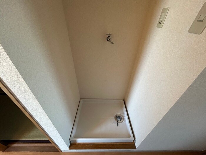 物件内観写真14　(洗濯機置場)