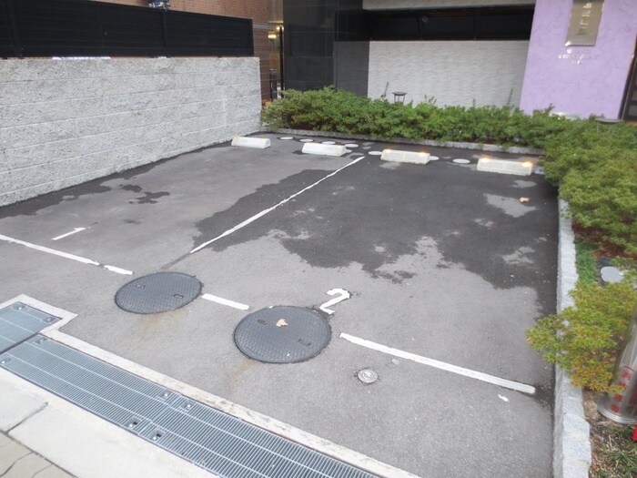 物件外観写真3　(駐車場)