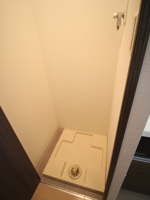 物件内観写真11　(洗濯機置場)