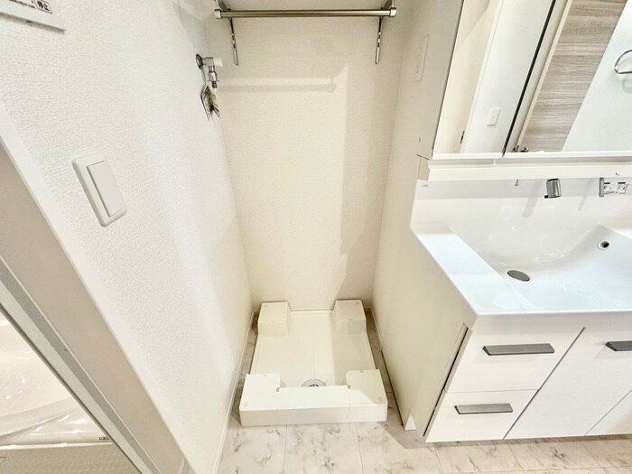 物件内観写真12　(洗濯機置場)