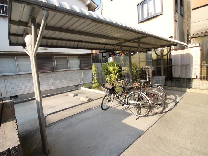 物件外観写真3　(駐輪場)