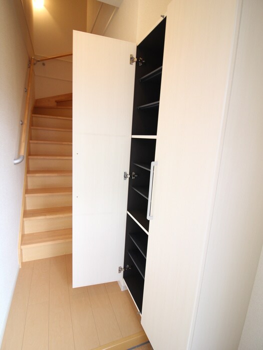 物件内観写真15　(靴箱)