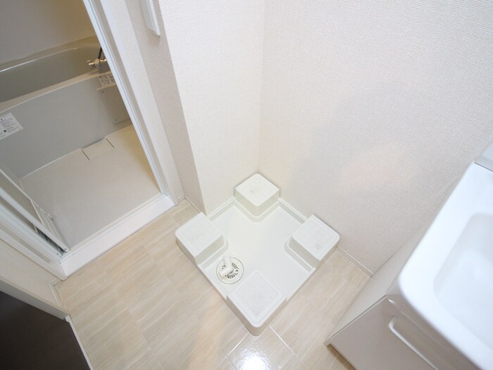 物件内観写真11　(洗濯機置場)