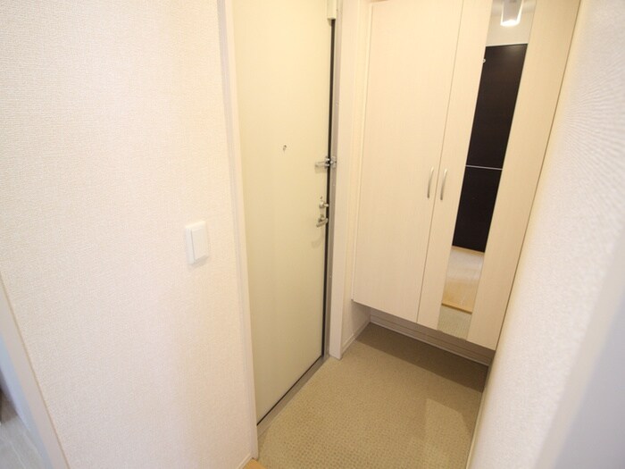 物件内観写真16　(玄関)
