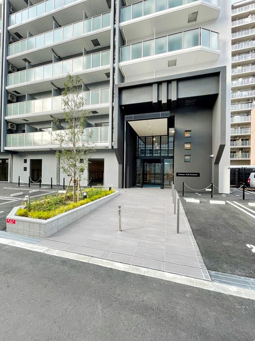 物件外観写真2　(エントランス部分)