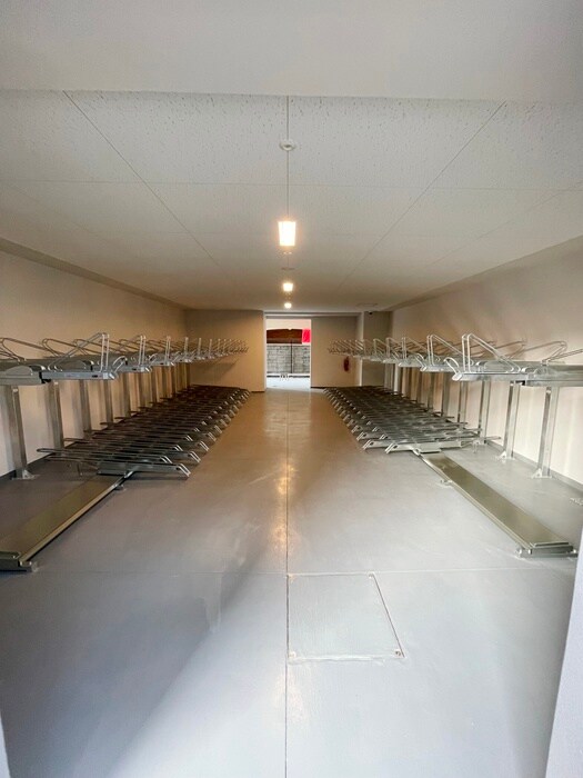 物件外観写真5　(駐輪場)