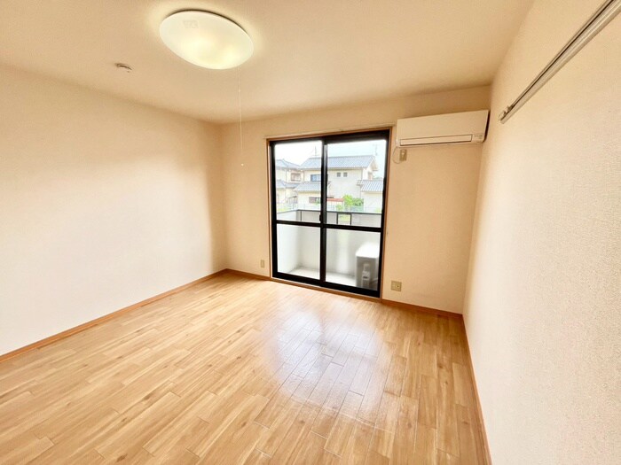 物件内観写真8　(居室)