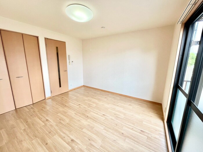 物件内観写真9　(居室)