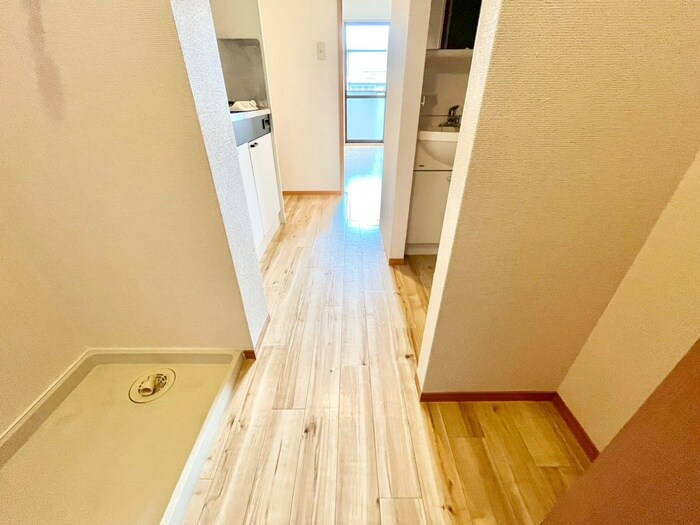 物件内観写真18　(廊下)