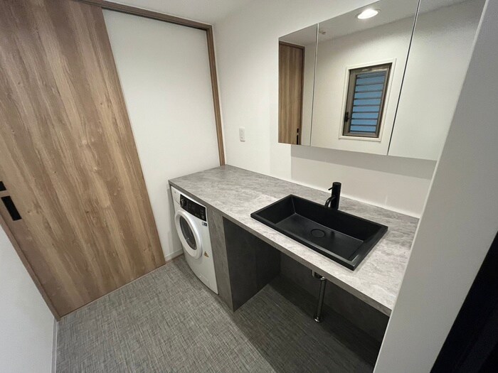 物件内観写真11　(洗面)