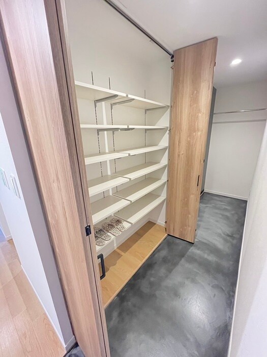 物件内観写真14　(靴箱)