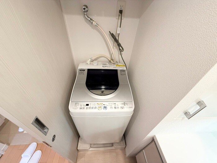 物件内観写真10　(洗濯機置場)