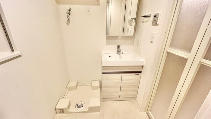 物件内観写真12　(洗濯機置場)