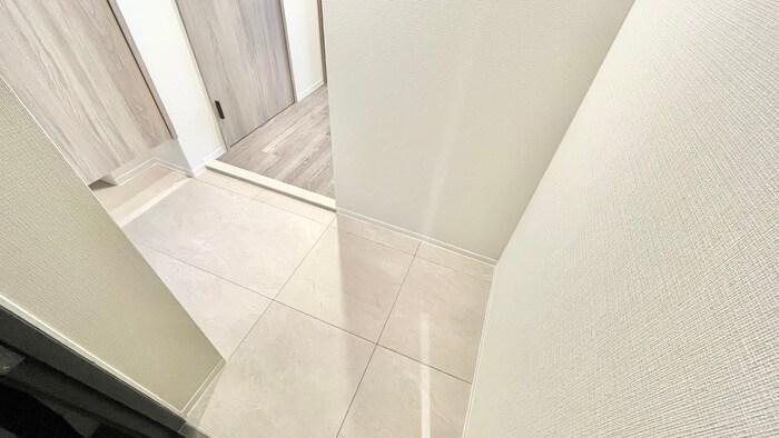 物件内観写真14　(玄関)