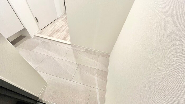 物件内観写真14　(玄関)