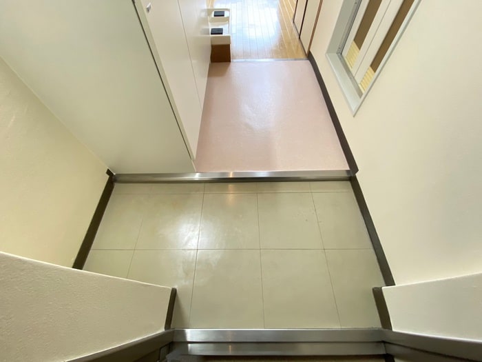 物件内観写真17　(玄関)