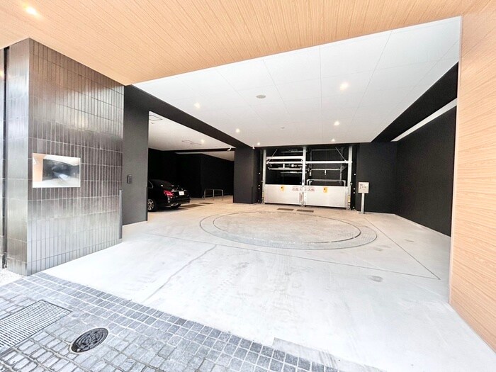 物件外観写真5　(駐車場)