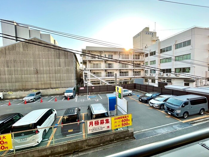 物件内観写真15　(室内からの展望)