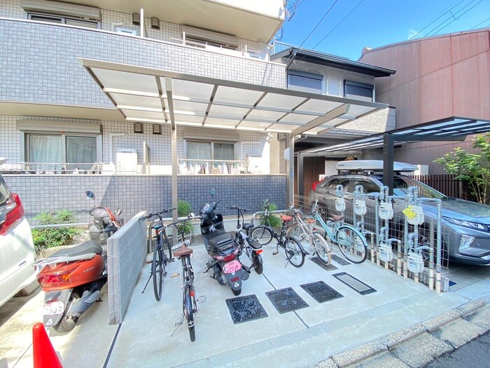 物件外観写真3　(駐輪場)