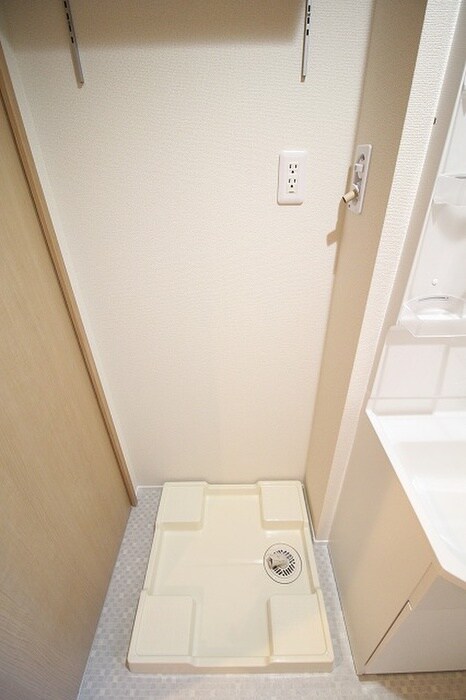 物件内観写真10　(洗濯機置場)