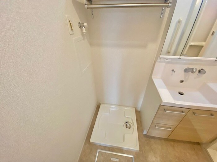 物件内観写真12　(洗濯機置場)