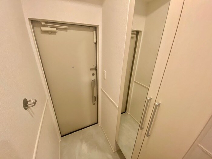 物件内観写真13　(玄関)