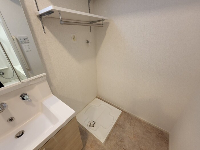 物件内観写真15　(洗濯機置場)