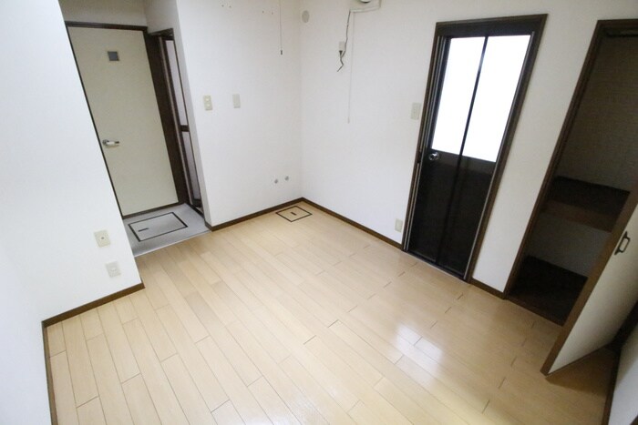 物件内観写真5　(居室)