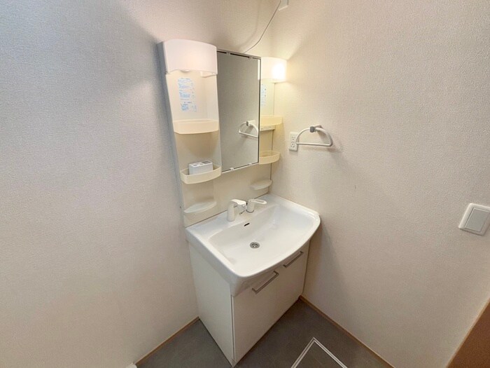 物件内観写真11　(洗面)