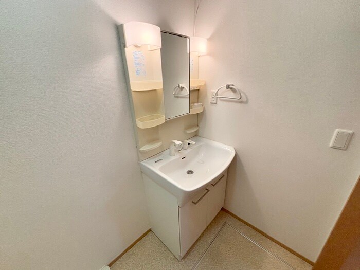 物件内観写真11　(洗面)