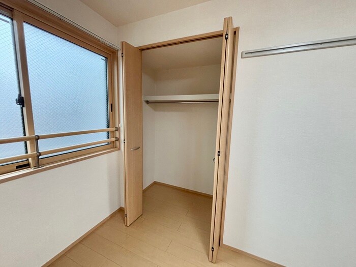 物件内観写真12　(収納)