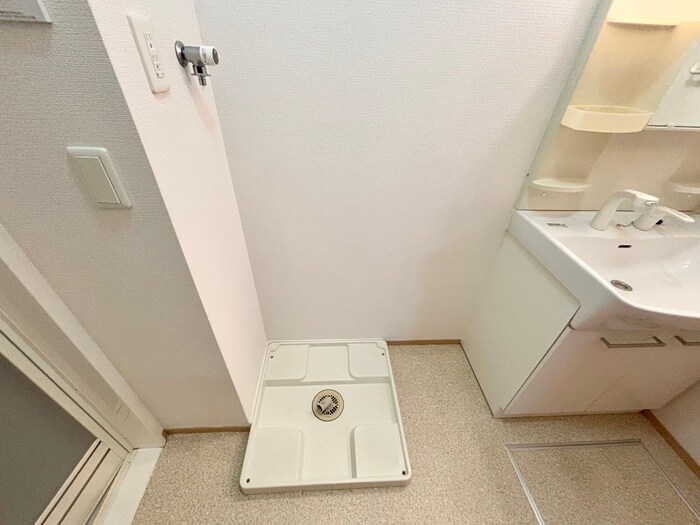 物件内観写真18　(洗濯機置場)