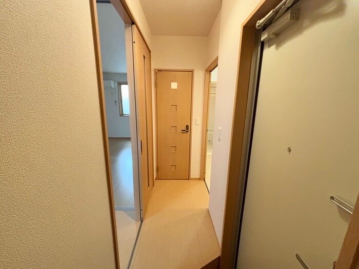 物件内観写真19　(廊下)